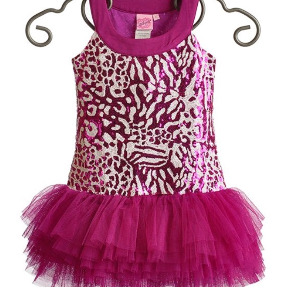 Lipstik Girls sequin dress! 💄